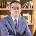 Headshot of Benjamin Chou